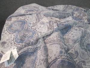 lot 39 image: 4 pc Curtain Set...