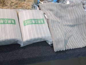 lot 91 image: 3- 2pk Pillow Covers 18x18 inches...