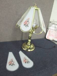 lot 104 image: Table Lamp 2 Broken Shade Pieces Z2...