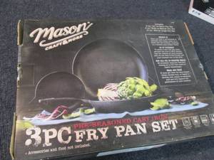 lot 179 image: Mason 3 pc Cast Iron Fry Pans...