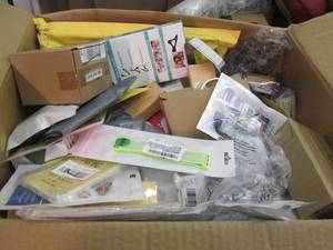 lot 263 image: Large Mixed Box of Small Returned G...