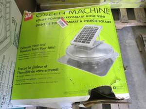 lot 275 image: Master Flow 15 Watt Solar Powered R...