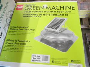 lot 276 image: Master Flow 15 Watt Solar Powered R...