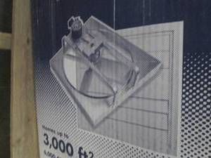 lot 302 image: Master Flow 6000 CFM 30 inch Belt D...