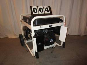 lot 4 image: Pulsar 6000 Watt Generator - Gasoline