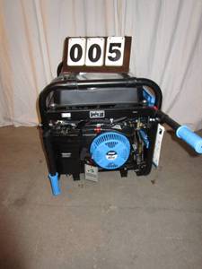 lot 5 image: Pulsar Dual Fuel 12,000 Watt Generator
