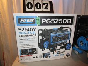 lot 7 image: Pulsar Dual Fuel 5250 Watt Generator