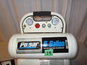 lot 14 image: Pulsar 5 Gallon Air Compressor