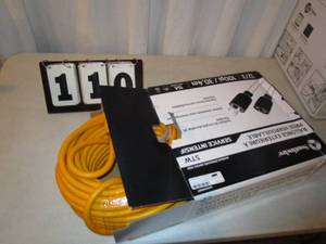 lot 110 image: Southwire Twist to Lock Outdoor Extension Cord - 100 ft