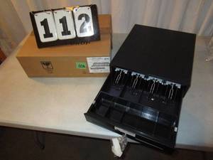 lot 112 image: Val-U Line Cash Drawer