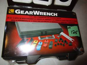 lot 125 image: Gear Wrench 12pc Fuel & Transmission Line Disconnect Tool Kit
