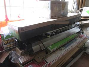 Lot of Assorted 4ft and Other Light...