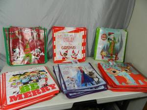 Large Lot of 36 New Resuable Shopping Bags