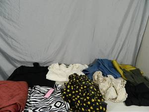 New Womens Medium Clothing