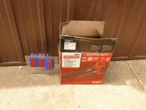 Craftsan 2 cycle blower. Appears new in box. As shown.