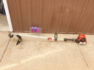Craftsman 4 cycle weed trimmer. Nearly new. Tested & works. As shown.