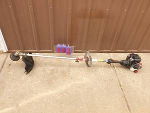 Craftsman 2 cycle weed trimmer. Nearly new. Tested & works. As shown.