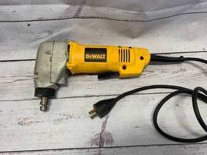 lot 4 image: DeWalt DW896 16 Gauge Steel Nibbler