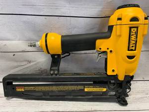 lot 24 image: DeWalt 16 Gauge 1 12-2 12 Finish Brad Nailer D51256