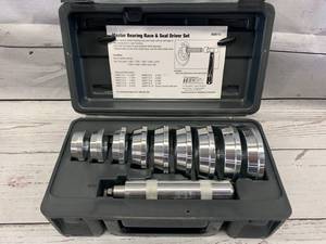 lot 28 image: Performance Tool Bearing Race & Seal Set