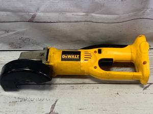 lot 52 image: DeWalt DC410 Cordless 18v Cordless Angle Grinder Cut Off Tool