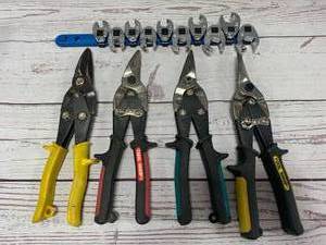 lot 71 image: Lot of 4 Snips & Crescent Metric Crows Feet Set