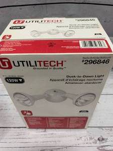 lot 91 image: Utilitech 120w Dusk to Dawn Outdoor Light