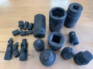 lot 110 image: 17pc Impact Socket Set