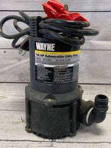 lot 117 image: Wayne 16 hp Submersible Utility Pump