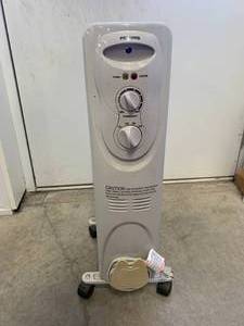 lot 132 image: Pelonis Mobile Heater