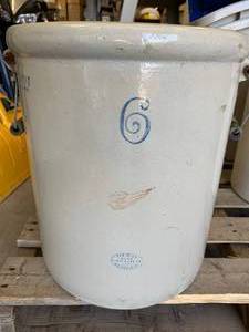 lot 148 image: Vintage 6 Gallon Red Wing Stoneware Crock