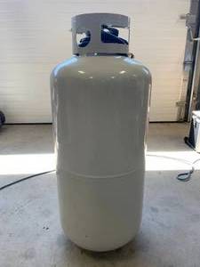 lot 158 image: 40 Pound Propane Tank