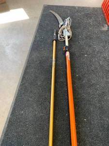 lot 162 image: Fiskers 9261 Tree Pruner & Telescoping Extension Pole