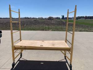 lot 164 image: Scaffolding 72 Wide 29 Deep 74 34 Tall