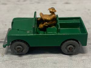 lot 14 image: RARE Vintage Lesney Matchbox Land Rover Green Safari Jeep #12a