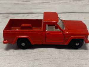 lot 16 image: Vintage Lesney Matchbox Jeep Gladiator Pickup #71