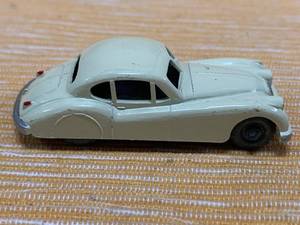 lot 24 image: Vintage Lesney Matchbox Jaguar XK-140 Gray Wheels #32