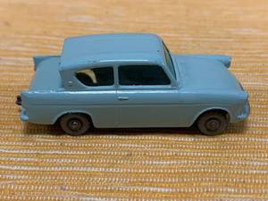 lot 26 image: Vintage Lesney Matchbox Ford Anglia #7