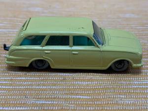 lot 29 image: Vintage Lesney Matchbox Vauxhall Victor #38