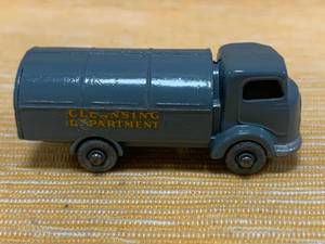 lot 34 image: Lesney Matchbox Carrier Refuse Collector #38