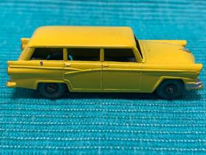lot 59 image: Lesney Matchbox American Ford Station Wagon Gray Wheels #31