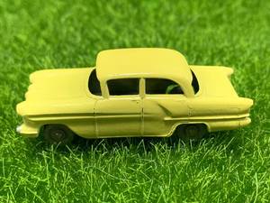 lot 64 image: Lesney Matchbox Vauxhall Victor Gray Wheels #4