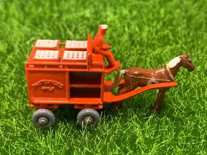 lot 78 image: Lesney Matchbox Horse Drawn Milk Float Cart #7