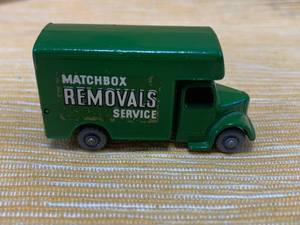 lot 91 image: Lesney Matchbox Bedford Removal Service Tank #17