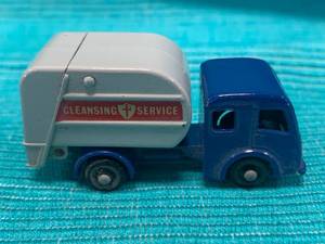 lot 92 image: Lesney Matchbox Tippax Refuse Collector #15
