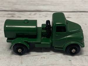 lot 98 image: Lesney Matchbox Austin 200 Gallon Army H2O Truck #71