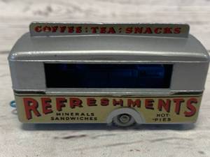 lot 113 image: Vintage Lesney Matchbox Mobile Refreshment Canteen #74