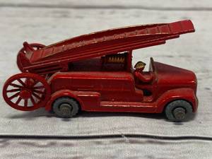 lot 118 image: Vintage Lesney Matchbox Dennis Fire Engine Truck #9
