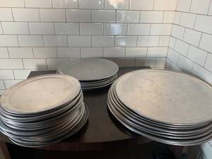 27 Small 8 Medium & 8 Large Commerical Pizza Pans