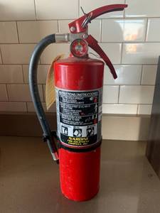 Nardini Fire Extinguisher (serviced Oct 2019)